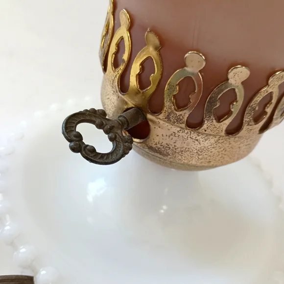 Milk Glass Hurricane Lamp Boudoir Bedside Table Light Floral Hobnail Edge Vtg. - Picture 10 of 16